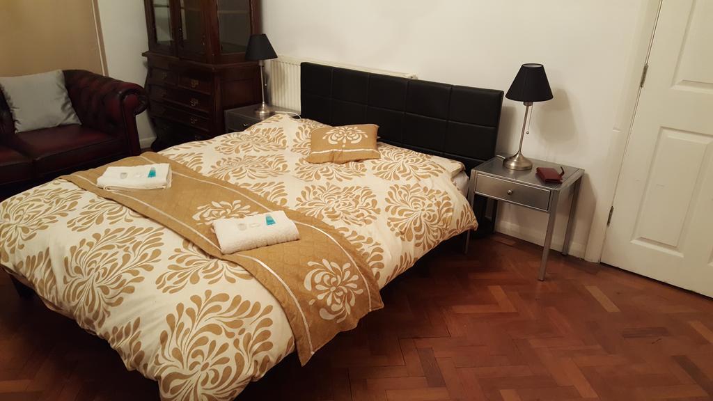 Oyo Guest House Ellipse Whetstone Номер фото