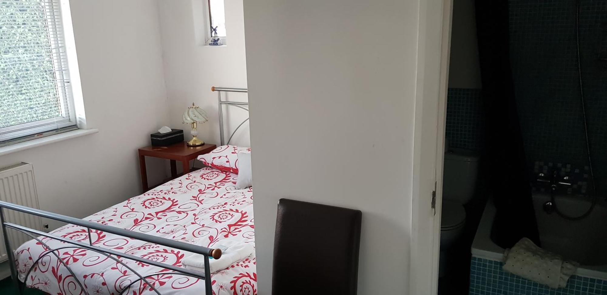 Oyo Guest House Ellipse Whetstone Екстер'єр фото
