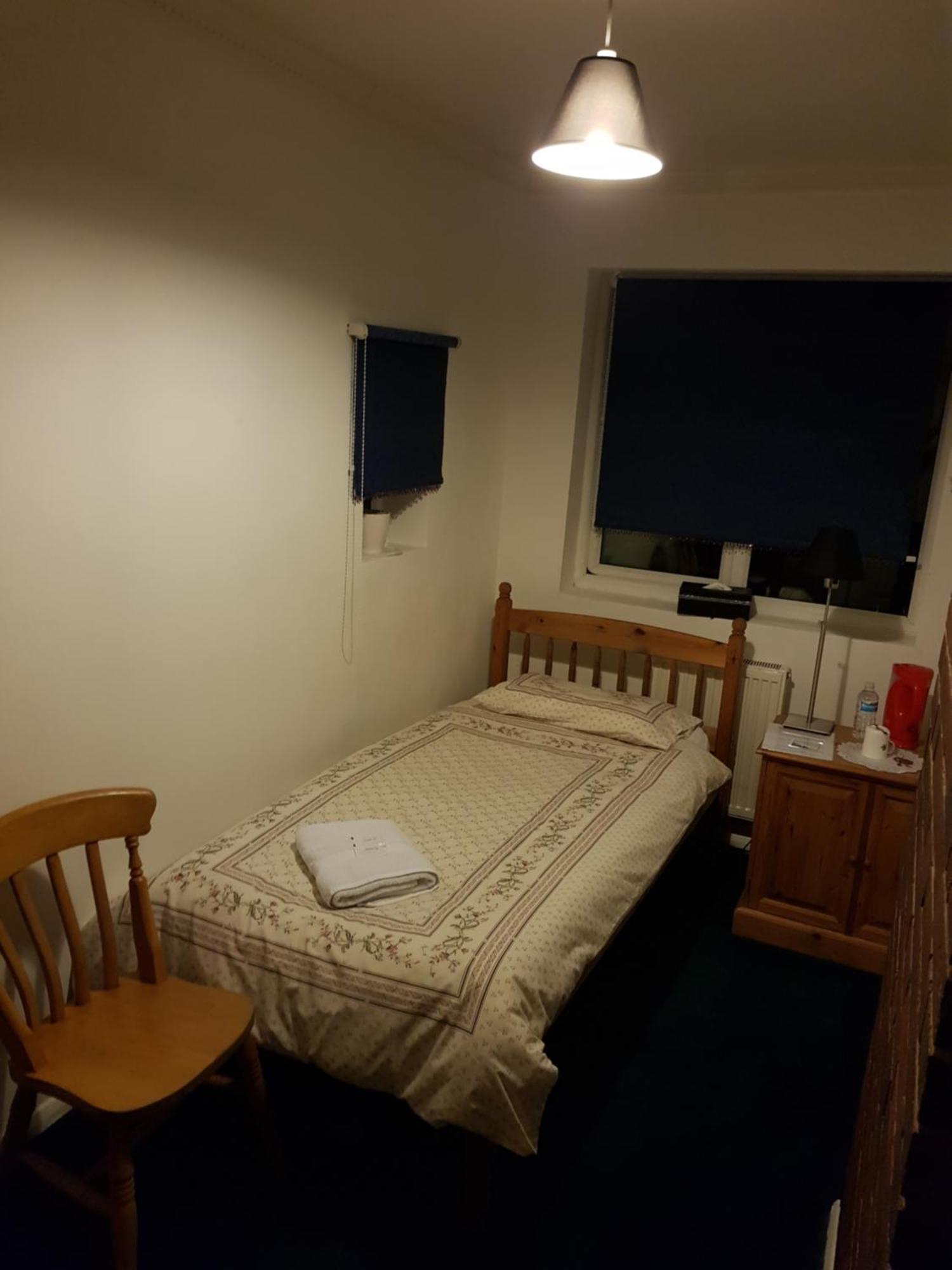 Oyo Guest House Ellipse Whetstone Екстер'єр фото
