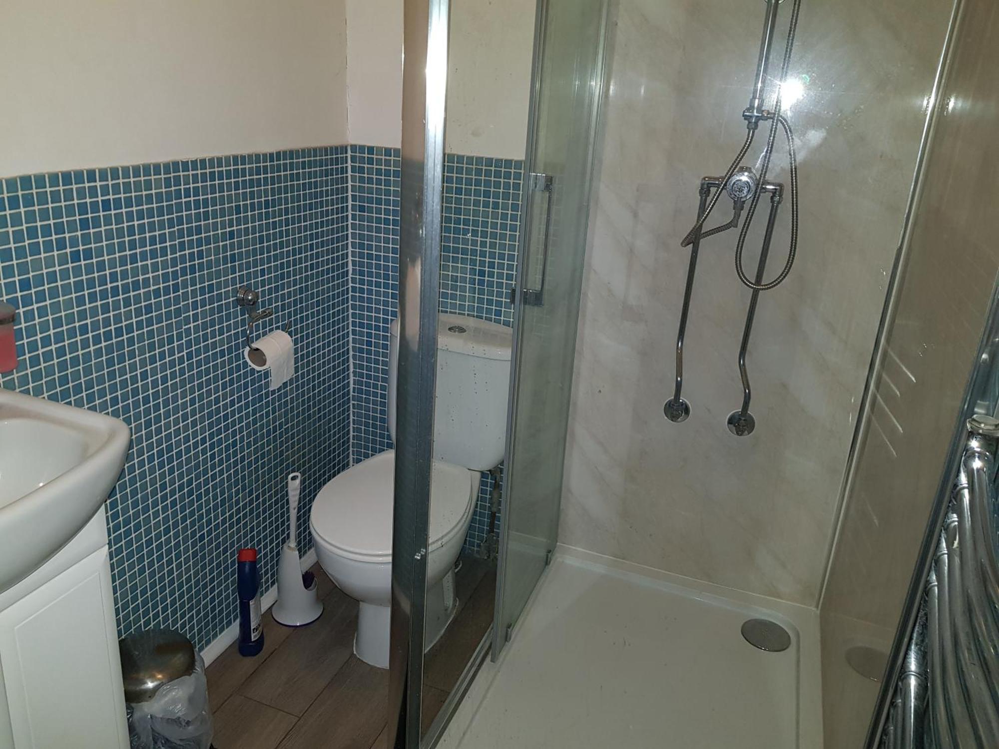 Oyo Guest House Ellipse Whetstone Екстер'єр фото