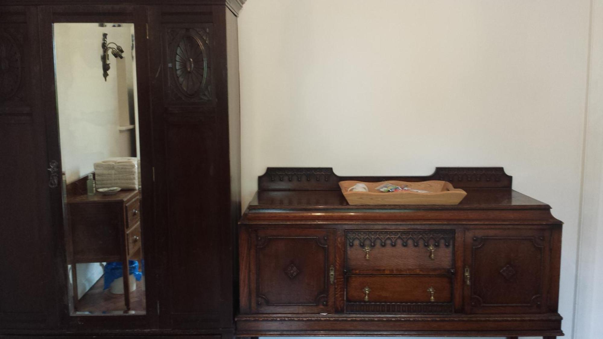 Oyo Guest House Ellipse Whetstone Екстер'єр фото