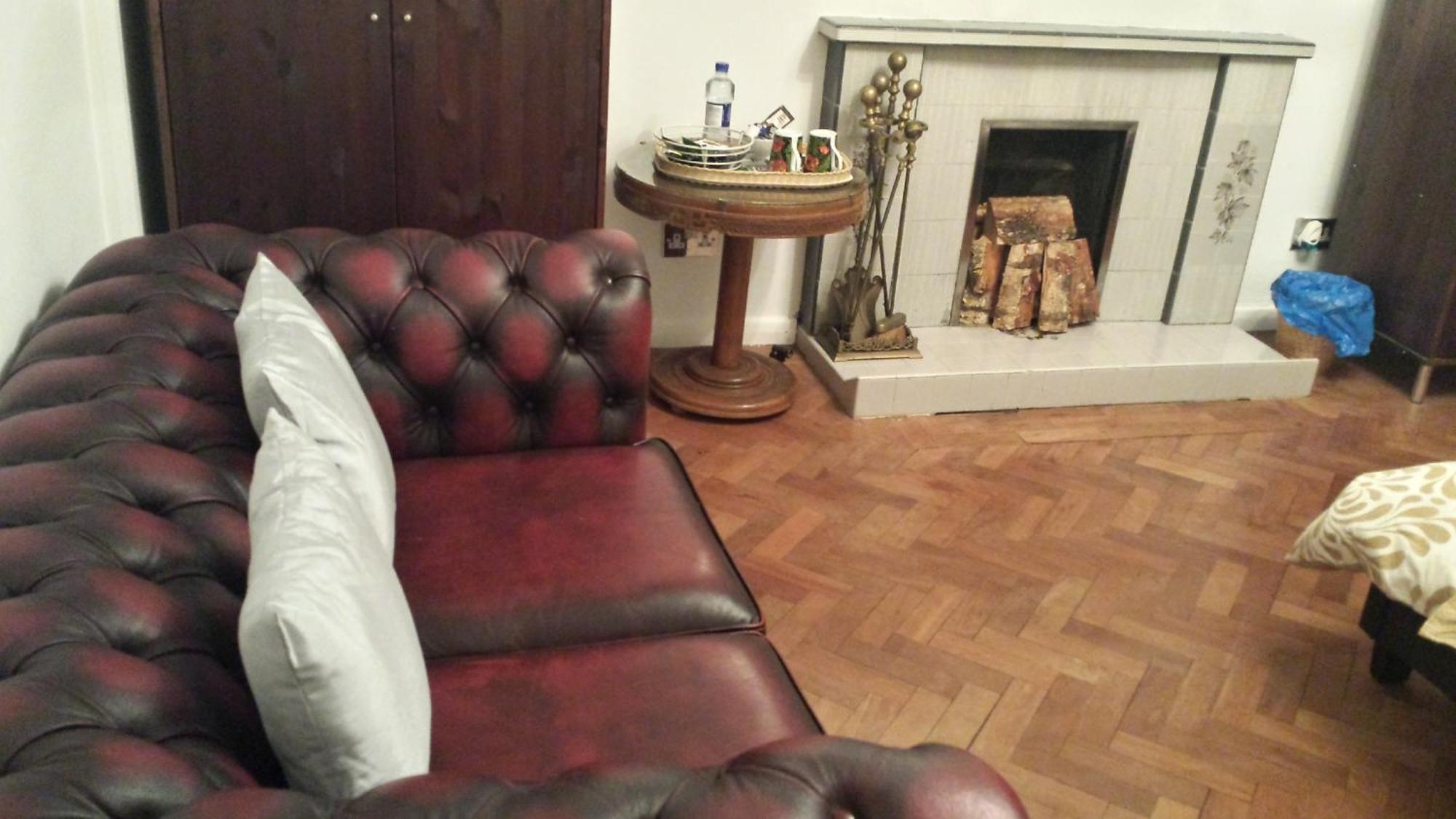 Oyo Guest House Ellipse Whetstone Екстер'єр фото